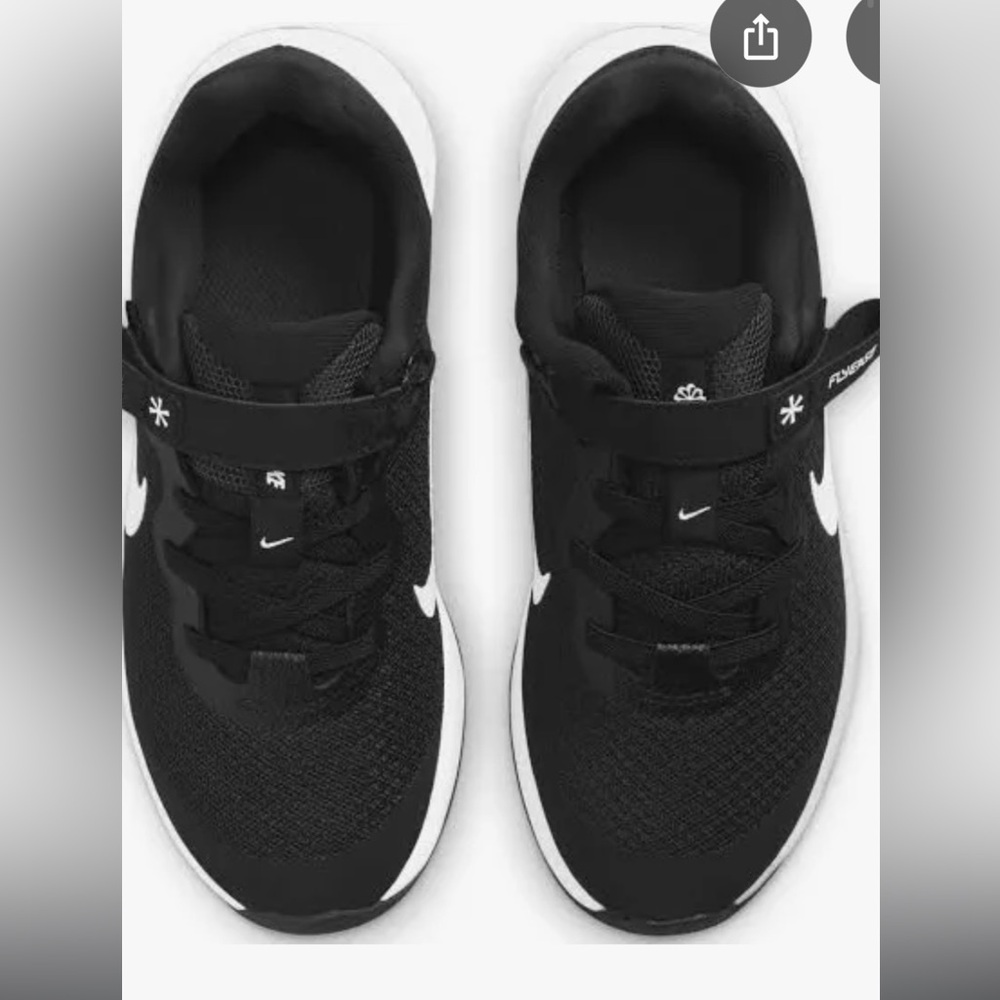 Men’s Nike Revolution 6 Flyease Sneakers Size 7